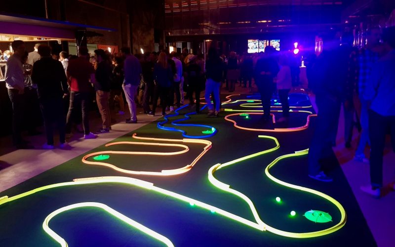 MAKE IT GOLF – MIni golf de nuit MAKE IT GOLF - MIni golf de nuit